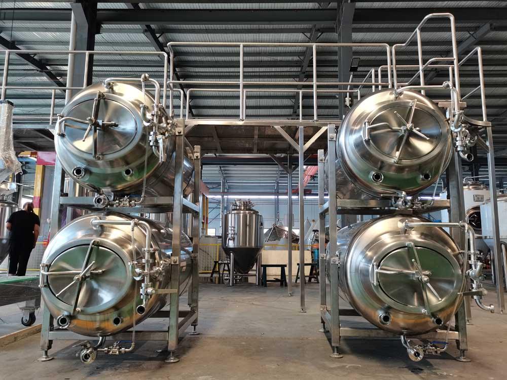 3BBL Horizontal Lagering Tanks Cooling Jacketed Unitanks